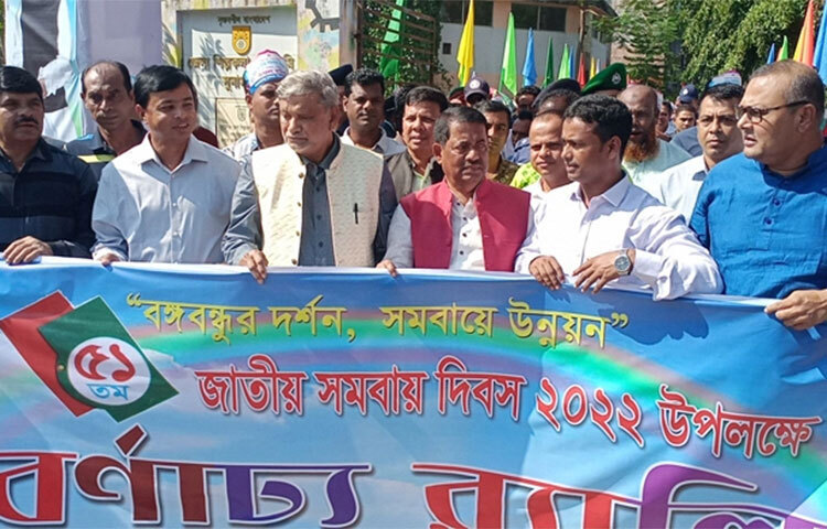 রোহিঙ্গাদের তাদের দেশে ফেরাতে মিয়ানমারের সঙ্গে আলোচনা চলছে। তবে তারা (মিয়ানমার) একেক সময় একেক কথা বলছে বলে জানিয়েছেন পরিকল্পনামন্ত্রী এম এ মান্নান। আজ সকালে সুনামগঞ্জের পৌর শহরে জাতীয় সমবায় দিবস উপলক্ষে বের র‌্যালি শেষে সাংবাদিকদের মন্ত্রী এসব কথা বলেন। ছবি: জাগো নিউজ