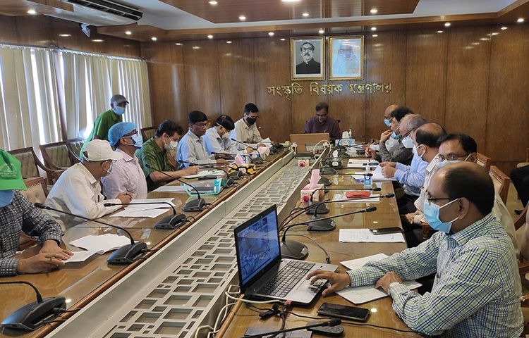 আজ সংস্কৃতি বিষয়ক মন্ত্রণালয়ের প্রতিমন্ত্রী কে এম খালিদ এমপি আজ সকালে সংস্কৃতি বিষয়ক মন্ত্রণালয়ের সভাকক্ষে মাসিক এডিপি পর্যালোচনা সভায় সভাপতিত্ব করেন। মন্ত্রণালয়ের সচিব মো. বদরুল আরেফীনসহ সংশ্লিষ্ট কর্মকর্তাবৃন্দ এতে অংশগ্রহণ করেন। ছবি: সংস্কৃতি মন্ত্রণালয়