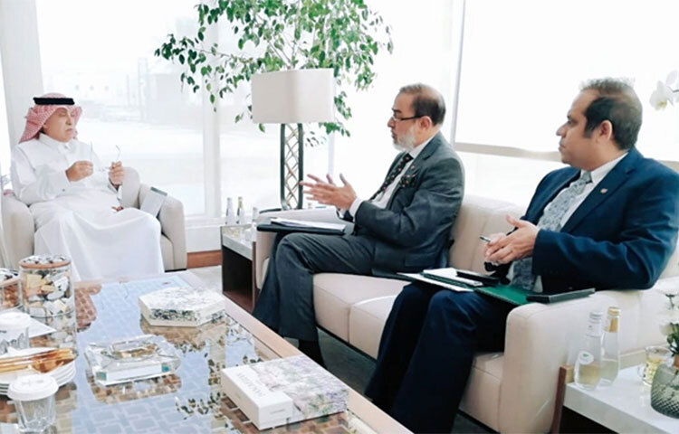 রাশিয়ার সরকার ২০২৩-২০২৪ শিক্ষাবর্ষে বাংলাদেশিদের জন্য ১১০টি বৃত্তি বরাদ্দ দিয়েছে বলে জানিয়েছেন ঢাকায় রাশিয়ান হাউসের পরিচালক ম্যাক্সিম দোব্রোখতোভ। তিনি জানিয়েছেন, আগামী বছরের মধ্যে এর সংখ্যা আরও বাড়বে। আজ ঢাকায় রাশিয়ান হাউসে সংবাদ সম্মেলনে এ কথা জানান ম্যাক্সিম দোব্রোখতোভ। ছবি: বিপ্লব দিক্ষিৎ