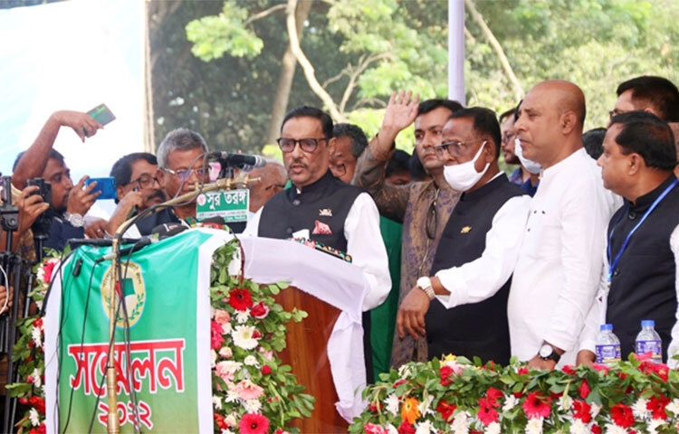 আওয়ামী লীগের সাধারণ সম্পাদক এবং সড়ক পরিবহন ও সেতুমন্ত্রী ওবায়দুল কাদের বলেছেন, আগামী নির্বাচন ঘিরে বিএনপি এখনই দিবাস্বপ্ন দেখছে। তাদের সেই স্বপ্ন কখনো পূরণ হবে না। তাদের স্বপ্ন স্বপ্নই থেকে যাবে। তারা আন্দোলনেও যেমন সফল হবে না। আজ ঝিনাইদহ জেলা আওয়ামী লীগের ত্রিবার্ষিক সম্মেলনে প্রধান অতিথির বক্তব্যে তিনি এসব কথা বলেন। ছবি: বিপ্লব দিক্ষিৎ