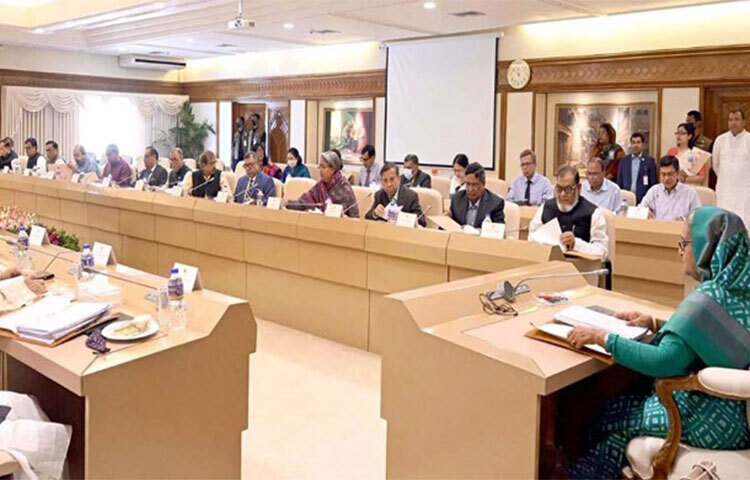 আমদানি ও রপ্তানির ক্ষেত্রে প্রতিবেশী দেশ ভুটানকে বাংলাদেশের সড়ক ও বন্দর ব্যবহারের সুযোগ দেওয়ার সিদ্ধান্ত নিয়েছে সরকার। এ লক্ষ্যে চুক্তি করতে অনুমোদন দিয়েছে মন্ত্রিসভা। আজ প্রধানমন্ত্রীর কার্যালয়ে অনুষ্ঠিত মন্ত্রিসভা বৈঠকে এ অনুমোদন দেওয়া হয়। প্রধানমন্ত্রী শেখ হাসিনা এতে সভাপতিত্ব করেন। ছবি: সংগৃহীত