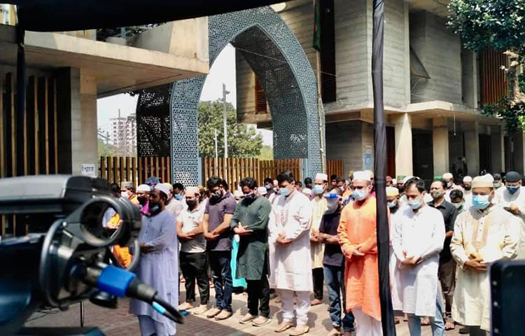 কবরীর জানাজার দৃশ্য। ছবি: মাহবুব আলম