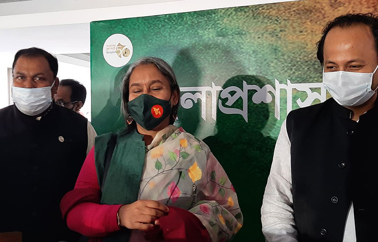 শিক্ষাপ্রতিষ্ঠান বন্ধ করে দেওয়ার মতো পরিস্থিতি তৈরি হয়নি বলে জানিয়েছেন শিক্ষামন্ত্রী ডা. দীপু মনি। আজ ডিসি সম্মেলন শেষে সাংবাদিকদের এমন কথা জানান তিনি। ছবি: সংগৃহীত