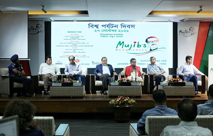 আজ রাজধানীর আগারগাঁওয়ের পর্যটন ভবনে বিশ্ব পর্যটন উপলক্ষে আয়োজিত এক আলোচনা সভায় প্রধান অতিথি হিসেবে বক্তব্য রাখেন বেসামরিক বিমান পরিবহন ও পর্যটন প্রতিমন্ত্রী মো. মাহবুব আলী। ছবি: বিপ্লব দিক্ষিৎ