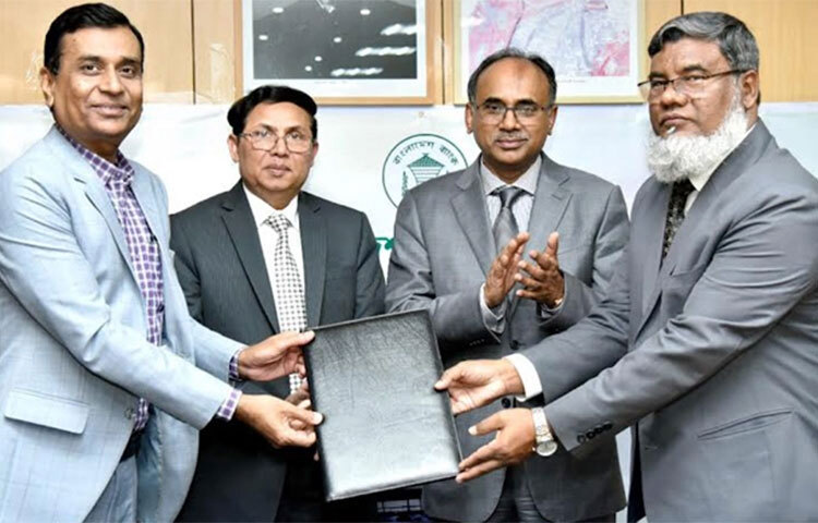 দেশের খাদ্য নিরাপত্তা নিশ্চিত করার লক্ষ্যে কৃষিখাতের জন্য পাঁচ হাজার কোটি টাকার পুনঃঅর্থায়ন স্কিমের আওতায় বাংলাদেশ ব্যাংকের সঙ্গে একটি অংশগ্রহণমূলক চুক্তি সই করেছে রূপালী ব্যাংক লিমিটেড। এ চুক্তির আওতায় রূপালী ব্যাংক ক্ষুদ্র, প্রান্তিক ও বর্গাচাষিদের সর্বোচ্চ ৪ শতাংশ হারে কৃষিঋণ বিতরণ করতে পারবে। ছবি: বিপ্লব দিক্ষিৎ