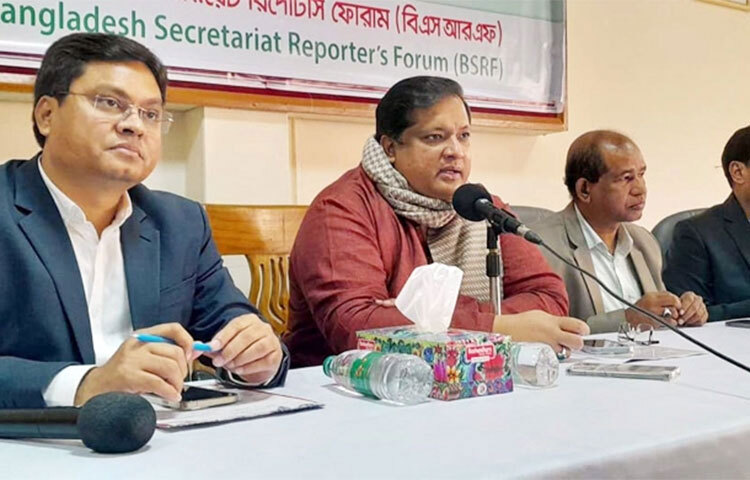 বর্তমান সরকারের মেয়াদ শেষ হওয়ার আগেই আহসানউল্লাহ মাস্টার হত্যা মামলার বিচার শেষ হবে বলে প্রত্যাশা করছেন যুব ও ক্রীড়া প্রতিমন্ত্রী জাহিদ আহসান রাসেল। আজ দুপুরে ‘ওয়ালটন বিএসআরএফ স্পোর্টস ফেস্টিভাল-২০২২’ এর সমাপনী ও পুরস্কার বিতরণী অনুষ্ঠানে প্রধান অতিথির বক্তব্যে এ প্রত্যাশার কথা ব্যক্ত করেন। ছবি: জাগো নিউজ