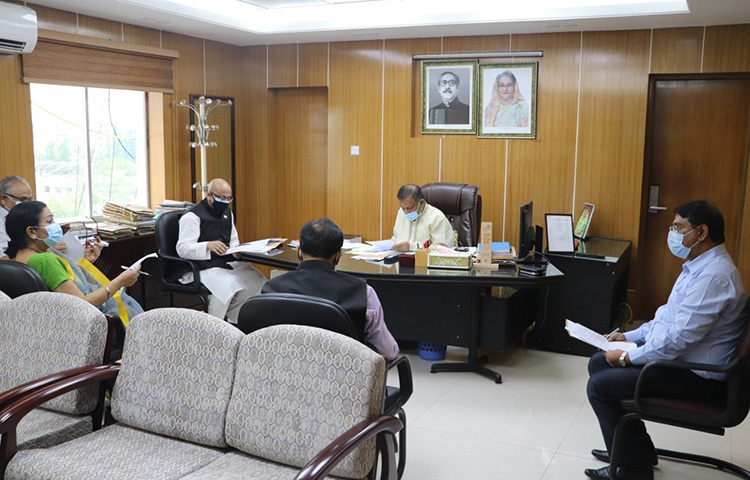 ২০২০-২১ অর্থবছরে পূর্ণদৈর্ঘ্য চলচ্চিত্র নির্মাণের জন্য সরকারি অনুদান প্রদানের বিষয়ে সিদ্ধান্ত গ্রহণের লক্ষ্যে আজ তথ্য সম্প্রচার মন্ত্রণালয়ে অনুষ্ঠিত অনুদান কমিটির সভা অনুষ্ঠিত হয়েছে। ছবি: সংগৃহীত