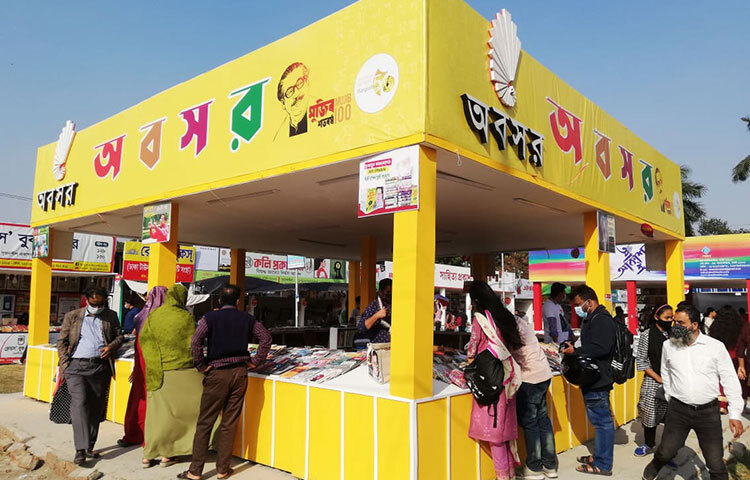 প্রতিবারের মতো এবারের বইমেলাতেও বেশি কিছু স্টলগুলো দৃষ্টিনন্দন করে সাজানো হয়েছে। ছবি: মাহববু আলম