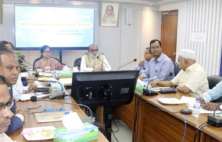 দেশের ইলিশ সম্পদের উন্নয়নে জাটকা রক্ষায় জনসচেতনতা সৃষ্টি ও জাটকা আহরণে জেলেদের নিরুৎসাহিত করতে প্রতি বছর জাটকা সংরক্ষণ সপ্তাহ উদযাপন করা হয়। সেই ধারাবাহিকতায় এবারও আগামী ৩১ মার্চ থেকে ৪ এপ্রিল পর্যন্ত ‘জাটকা সংরক্ষণ সপ্তাহ ২০২৩’ ঘোষণা করা হয়েছে। আজ সকালে রাজধানীর মৎস্য ভবনে মৎস্য অধিদপ্তরের সম্মেলনকক্ষে ইলিশ সম্পদ উন্নয়ন সংক্রান্ত জাতীয় টাস্কফোর্স কমিটির সভায় এ সিদ্ধান্ত গৃহীত হয়। ছবি: জাগো নিউজ