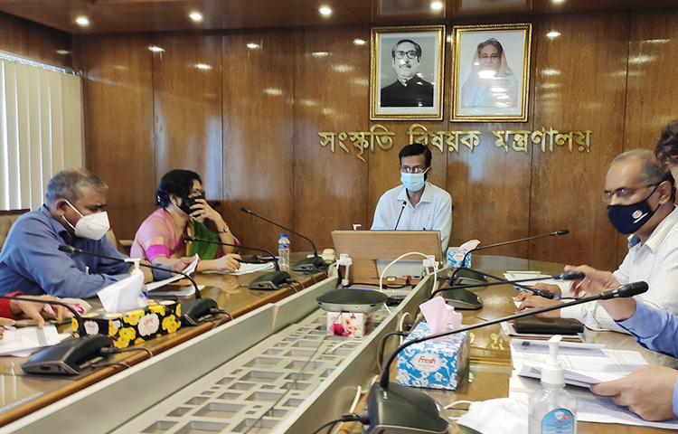 সংস্কৃতি বিষয়ক মন্ত্রণালয়ের সচিব মো. বদরুল আরেফীন আজ সকালে বাংলাদেশ সচিবালয়ে সংস্কৃতি বিষয়ক মন্ত্রণালয়ের সভাকক্ষে জাতীয় তথ্য ও যোগাযোগ প্রযুক্তি নীতিমালা-২০১৮ বিষয়ক দিনব্যাপী কর্মশালায় সভাপতিত্ব করেন। ছবি: সংস্কৃতি মন্ত্রণালয়