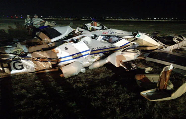 ভারতের ছত্তিশগড়ের রায়পুরে একটি হেলিকপ্টার বিধ্বস্ত হয়ে দুই পাইলট নিহত হয়েছেন। প্রশিক্ষণ চলার সময় হেলিকপ্টারটি বিধ্বস্ত হয়েছে বলে জানা গেছে। ছবি: সংগৃহীত