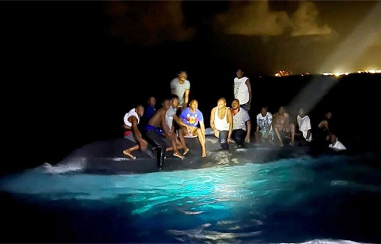 বাহামা উপকূলে নৌকাডুবে অন্তত ১৭ অভিবাসনপ্রত্যাশীর মৃত্যু হয়েছে। নিহতরা সবাই হাইতির নাগরিক। বাহামা সরকারের পক্ষ থেকে এ তথ্য নিশ্চিত করা হয়েছে। ছবি: সংগৃহীত