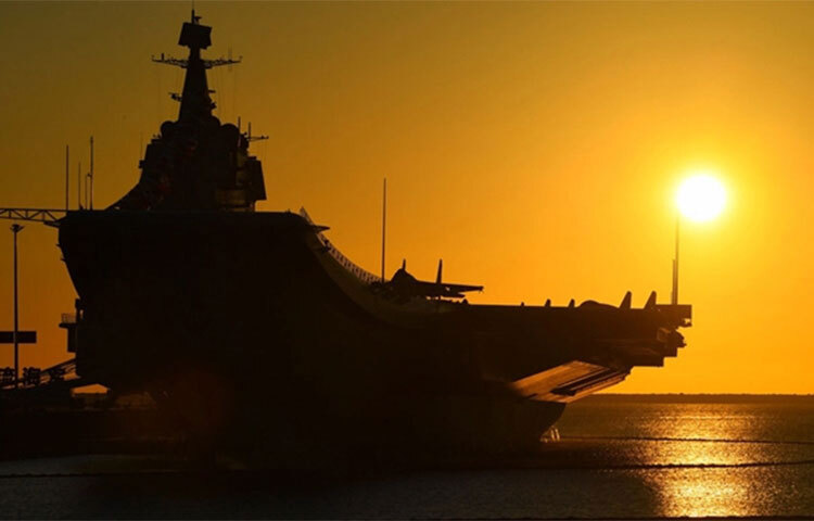 এশিয়া সফরের অংশ হিসেবে তাইওয়ান সফরে যাওয়ার সম্ভাবনা রয়েছে মার্কিন হাউজ অব রিপ্রেজেন্টেটিভের স্পিকার ন্যান্সি পেলোসির। ধারণা করা হচ্ছে, চীনের হুমকি সত্ত্বেও তিনি তাইওয়ানও সফর করবেন। এমন পরিস্থিতিতে ব্যাপক প্রস্তুতি নিতে শুরু করেছে চীনের পিপলস লিবারেশন আর্মি। তাছাড়া দেশটির বেশ কয়েকটি যুদ্ধ জাহাজ তাইওয়ান প্রণালির কাছাকাছি রয়েছে। ছবি: সংগৃহীত