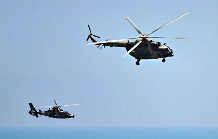 মার্কিন প্রতিনিধি পরিষদের স্পিকার ন্যান্সি পেলোসির সফরকে ঘিরে চীন ও তাইওয়ানের মাঝে উত্তেজনা বাড়ছে। তাইওয়ান প্রণালীতে সামরিক মহড়া চালিয়েছে চীন। এরই জেরে ফ্লাইট চলাচল বাতিল করেছে এশিয়ার একাধিক এয়ারলাইন্স। ছবি: সংগৃহীত