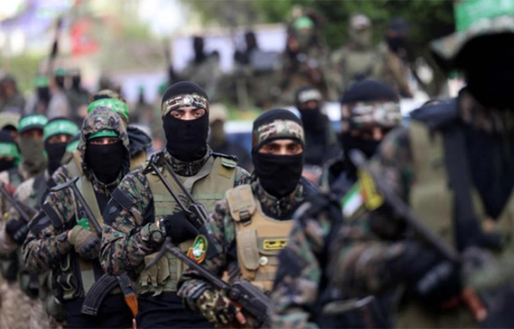 ইসরায়েল যুদ্ধবিরতি লঙ্ঘন করলে অথবা পবিত্র জেরুজালেম শহরে ফিলিস্তিনিদের ওপর নতুন করে কোনো হামলার চেষ্টা করলে তার যোগ্য জবাব দিতে প্রস্তুত রয়েছে ফিলিস্তিনের ইসলামী প্রতিরোধ আন্দোলন হামাস। গত রোববার সংগঠনটির অন্যতম মুখপাত্র আবদুল লতিফ কানু স্থানীয় একটি রেডিওকে দেয়া সাক্ষাৎকারে এ কথা জানিয়েছেন। ছবি: সংগৃহীত