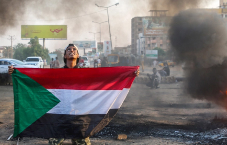 বেসামরিক প্রতিনিধিদের হাতে ক্ষমতা হস্তান্তরের দাবিতে সুদানের রাজপথ দখলে নেওয়ার জন্য বিক্ষোভের প্রস্তুতি নিচ্ছে অভ্যুত্থান বিরোধীরা। গণতন্ত্রকে সমুন্নত রাখতেই তারা এমন পদক্ষেপ নিচ্ছেন বলে জানানো হয়েছে। ছবি: সংগৃহীত
