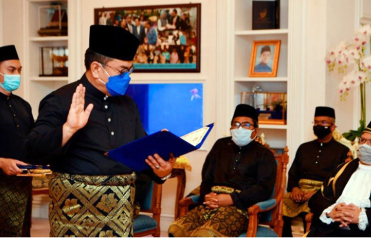 মালয়েশিয়ার প্রধানমন্ত্রী ইসমাইল সাবরি ইয়াকোবের জোট শনিবার গুরুত্বপূর্ণ মালাক্কা রাজ্যের নির্বাচনে জয় পেয়েছে। এটাকে দেশের ভগ্ন রাজনৈতিক দলগুলোর জন্য একটি পরীক্ষা হিসাবে দেখা হচ্ছে। কারণ দলগুলো আগামী বছরের মধ্যে জাতীয় নির্বাচনের জন্য প্রস্তুতি নিচ্ছে। ছবি: আহমাদুল কবির