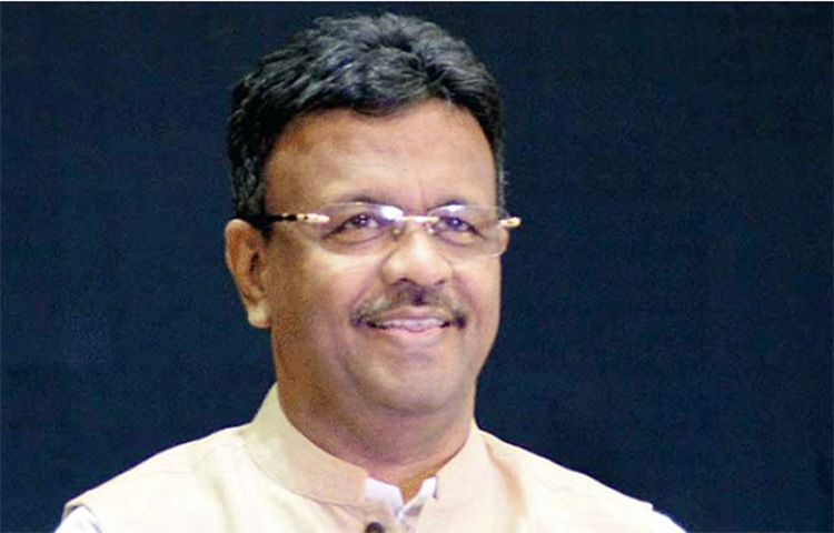 কলকাতার ৩৯তম মেয়র হিসেবে শপথ নিতে যাচ্ছেন ফিরহাদ হাকিম। শপথগ্রহণ উপলক্ষে কলকাতা পৌরভবনে সাজ সাজ রব। এই প্রথম পৌরভবনের ভেতরে মঞ্চ তৈরি করে শপথ অনুষ্ঠানের আয়োজন করা হয়েছে। অতিথিদের বসার জন্য সব মিলিয়ে প্রায় ৫০০টি আসনের ব্যবস্থা করা হয়েছে। মূল মঞ্চে থাকছে প্রায় ৩০টি আসন। ছবি: সংগৃহীত