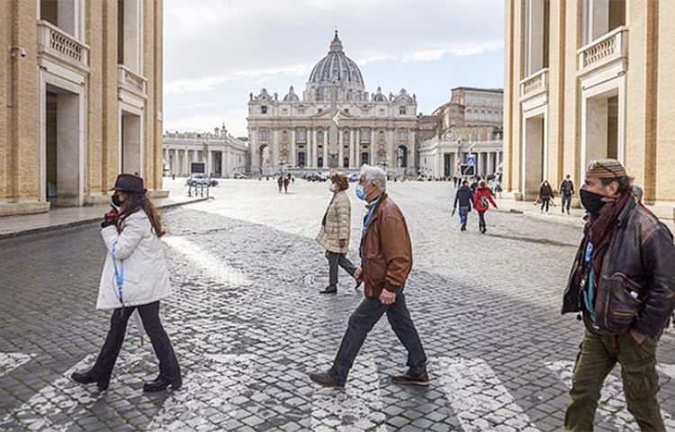 দেশজুড়ে তৃতীয় দফায় লকডাউন দিয়েছে ফ্রান্স। দেশটিতে দৈনিক সংক্রমণ বাড়তে থাকায় হাসপাতালে রোগীর চাপ বেড়ে গেছে। ইতোমধ্যেই আগামী চার সপ্তাহের জন্য সেখানকার সব স্কুল এবং অনাবশ্যক দোকান-পাট বন্ধ ঘোষণা করা হয়েছে। ছবি: জাগো নিউজ