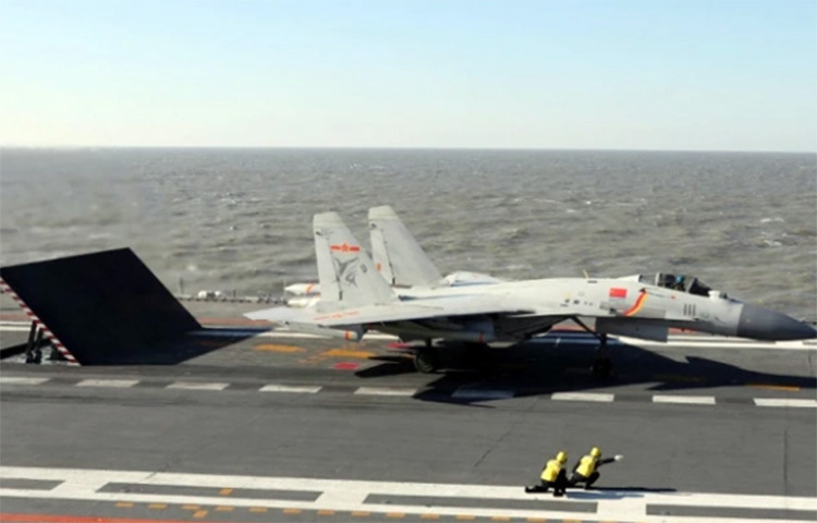 তাইওয়ানের আকাশসীমায় রেকর্ড সংখ্যক চীনা যুদ্ধবিমান প্রবেশ করে মহড়া দিয়েছে। সোমবারের এ ঘটনার পর তাইওয়ান চীনকে তাদের এ ধরনের ‘দায়িত্বজ্ঞানহীন উস্কানিমূলক কাজ’ বন্ধ করার আহ্বান জানিয়েছে। ছবি: সংগৃহীত