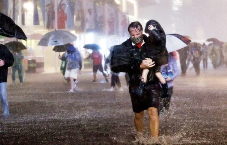 যুক্তরাষ্ট্রের নিউইয়র্ক সিটিতে জরুরি অবস্থা জারি করা হয়েছে। শক্তিশালী ঘূর্ণিঝড় আইডার প্রভাবে ভারি বৃষ্টি ও আকস্মিক বন্যার কারণে কর্তৃপক্ষ জরুরি অবস্থা জারি করেছে। ছবি: সংগৃহীত