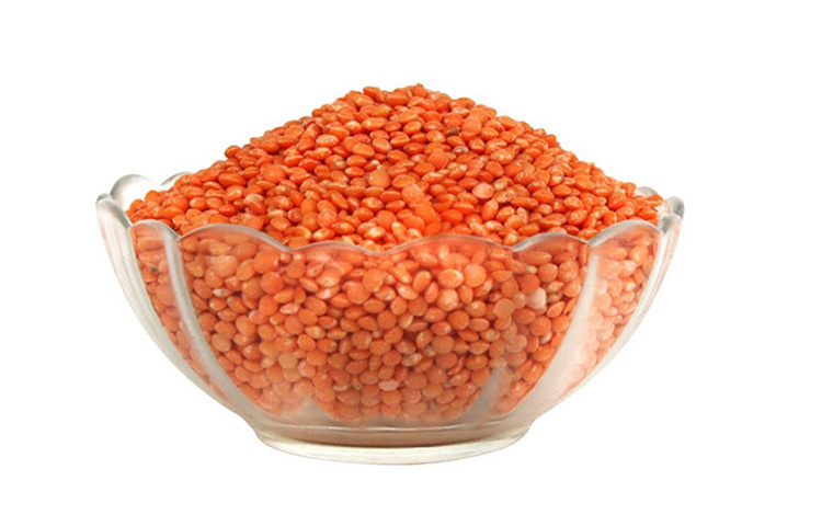 এই মিশ্রণ দিয়েও একইভাবে মুখ, ঘাড় ও গলায় মালিশ করে নিন। ২০ মিনিট রেখে আবার ৫ মিনিট ধরে সার্কুলার মোশনে মালিশ করুন। পানি দিয়ে ভালো করে মুখ, ঘাড় ও গলা ধুয়ে নিন। ছবি: সংগৃহীত