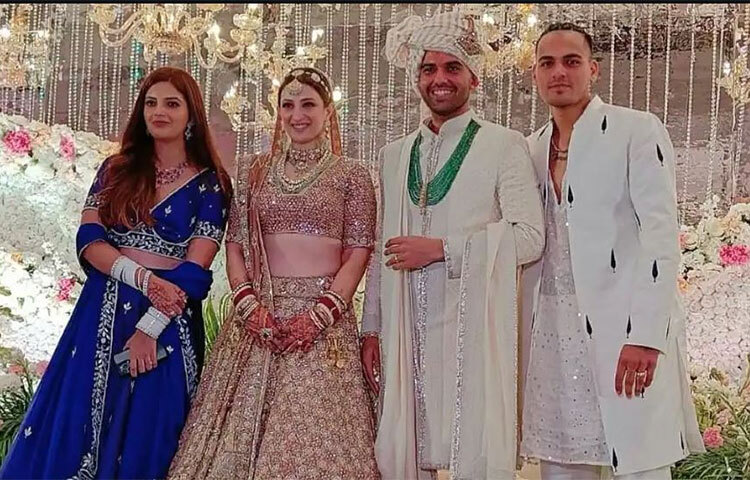 দিপক-জয়ার মালাবদলের সেই মিষ্টি মুহূর্ত। ছবি: সংগৃহীত