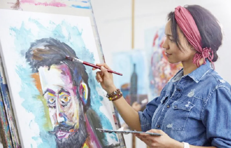 নিজের কোনো শখ খুঁজে বের করুন। ছবি আঁকা, রান্না করা বা ভালো গান শোনা, যেটা করতে ভালো লাগে তার মধ্যে নিজেকে ব্যস্ত রাখুন। এতে মস্তিষ্কে সিরোটোনিনের ক্ষরণ বাড়বে। মন ভালো থাকবে, অবসাদ কাটিয়ে উঠতে পারবেন সহজে। ছবি: সংগৃহীত