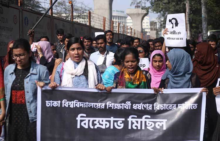 বিক্ষোভ মিছিলে যোগ দিয়েছে ঢাবির ভিপি নুরুল হক নুর। ছবি: মাহবুব আলম