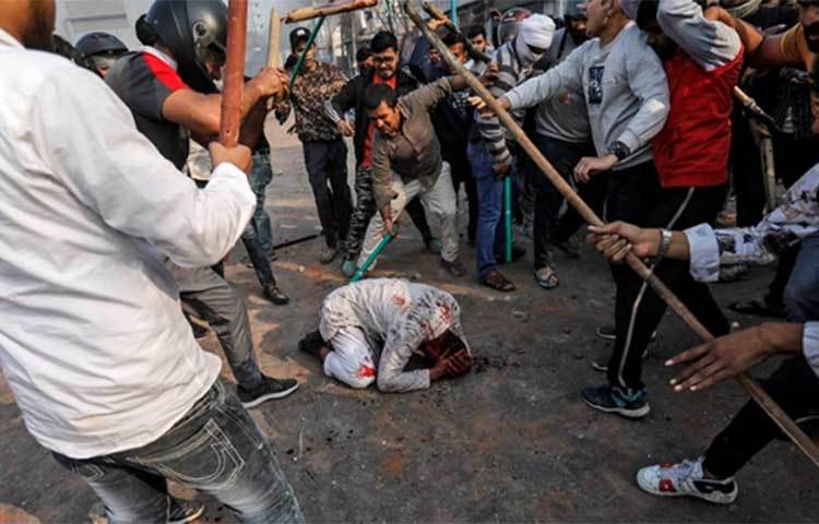 সরকারের উপর মহল থেকে দেখা মাত্রই গুলির নির্দেশ আসায় এ আতঙ্ক আরও বেড়েছে।