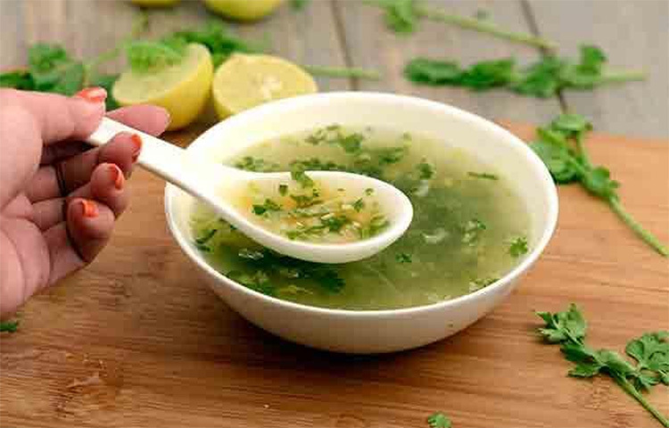 শরীরে পুষ্টি জোগায়: প্রচুর পরিমাণে ম্যাগ্নেশিয়াম, ক্যালশিয়াম, ভিটামিন এ, সি এবং পটাশিয়াম থাকে। শরীরে পুষ্টি জোগাতে ও সুস্বাস্থ্য বজায় রাখতে সহায়ক এই উপাদানগুলো। ছবি: সংগৃহীত