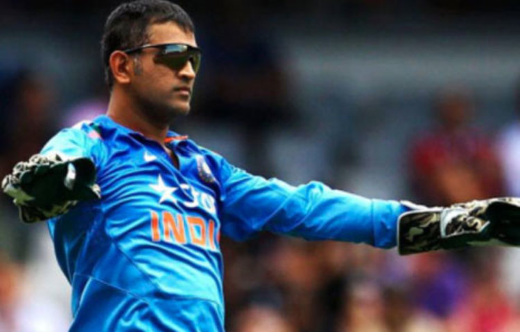 সবচেয়ে বেশি আন্তর্জাতিক ম্যাচে নেতৃত্ব দেয়ার নজির রয়েছে মহেন্দ্র সিং ধোনির। ৩৩২ টি ম্যাচে (২০০ ওয়ান ডে+৬০ টেস্ট+৭২ টি-টোয়েন্টি) ভারতকে নেতৃত্ব দিয়েছেন তিনি।