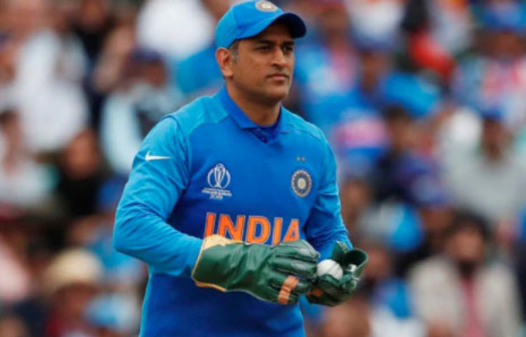 অধিনায়ক হিসেবে একদিনের ক্রিকেটে সবচেয়ে বেশি ফাইনাল জিতেছেন মহেন্দ্র সিং ধোনি। ধোনির নেতৃত্বে ভারত ছটি মাল্টি নেশনস টুর্নামেন্ট জিতেছেন একদিনের ক্রিকেটে।