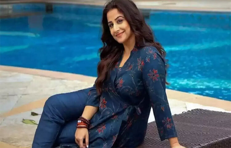 ত্বক পরিষ্কার রাখা: মাসে একবার বা দুই মাসে একবার নিজের ত্বক ভালো করে পরিষ্কার করেন তিনি। ছবি: সংগৃহীত