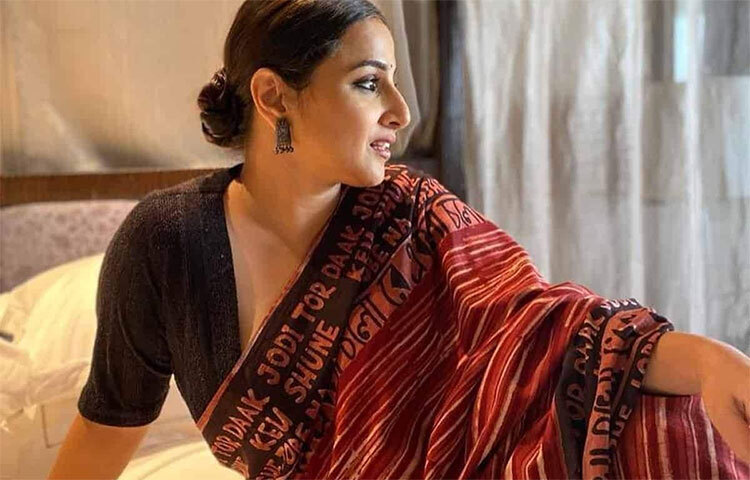 ভালো ত্বকের মহামন্ত্র: কোনো প্রোডাক্ট নয়, এমনকী কোনো ঘরোয়া টোটকাও নয়, বিদ্যা বিশ্বাস করেন যে ভালো ত্বকের আসল রহস্য লুকিয়ে আছে ভালো ঘুম আর পানি পানের উপর। রাত্রে যদি ঠিকঠাক ঘুম হয় এবং সারাদিনে যদি পানি পানের রুটিন মেনে চলা যায় তাহলে ত্বক এমনিতেই ভালো থাকবে। ছবি: সংগৃহীত