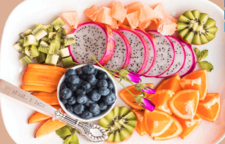 হোল ৩০ ডায়েট: এই ডায়েটে প্রথমেই ছাড়তে হবে মাংস ও মদ্যপান। প্রধান খাদ্য ডিম, সামুদ্রিক মাছ। খেতে হবে অলিভ অয়েল। ব্লাক কফি চলতে পারে এনার্জি বুস্টার হিসেবে।