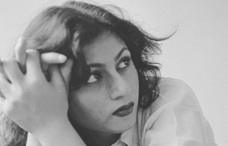 ১৯৬০ সালে মধুবালা বিয়ে করেন কিশোরকুমারকে। কিন্তু দিলীপকুমার বেশ কয়েক বছর কোনো সম্পর্ক থেকে দূরে ছিলেন। ১৯৬৬ সালে তিনি বিয়ে করেন সায়রা বানুকে। শোনা যায়, তার বিয়ের খবরে মানসিক ভাবে ভেঙে পড়েন অসুস্থ মধুবালা। তার তিন বছর পরে মাত্র ৩৬ বছর বয়সে প্রয়াত হন তিনি।