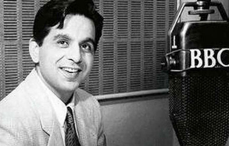 বাড়ি ফিরলেন পাঁচ হাজার টাকা জমিয়ে। তখনও অবধি জীবনের লক্ষ্য ছিল, ব্যবসায়ী হওয়া। ব্যবসা শুরু করার সূত্রেই আলাপ হল জনৈক মাসানির সঙ্গে। তিনি দেখেই বুঝলেন, ইউসুফের জায়গা ব্যবসার গদিতে নয়। বরং অন্য কোথাও।