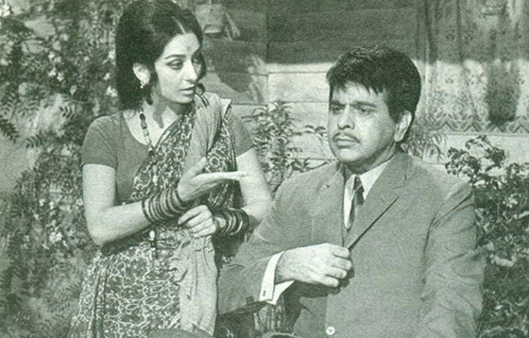 পাঁচ দশকের বেশি সময় ধরে বিস্তৃত ক্যারিয়ারে দিলীপকুমার অভিনয় করেছেন ৬৫টির বেশি ছবিতে। ‘দেবদাস’, ‘কোহিনুর’, ‘মধুমতী’, ‘মুঘলে আজম’, ‘গঙ্গা যমুনা’, ‘রাম অউর শ্যাম’, ‘ক্রান্তি’, ‘সওদাগর’-সহ অসংখ্য ছবির নায়ক হয়ে গেলেন বলিউডের ‘ট্র্যাজেডি কিং’।