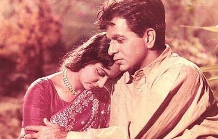 দু’জনে বিয়ে করবেন বলেও ঠিক করেছিলেন। কিন্তু বাধা দিলেন কামিনীর দাদা। তিনি রাজি ছিলেন না এই সম্পর্কে। শোনা যায় তিনি দিলীপকুমারকে হুমকিও দিয়েছিলেন।