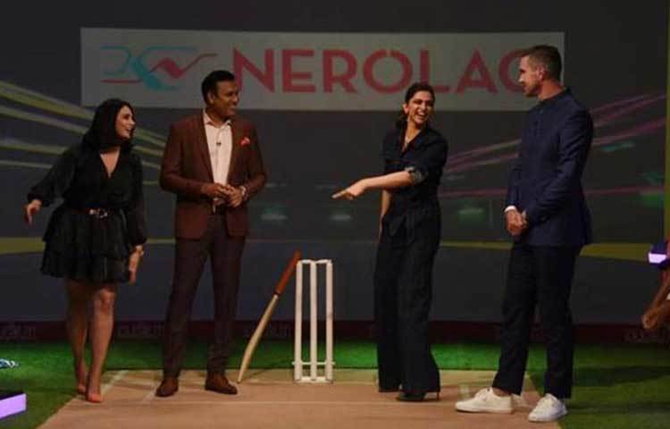 সিনেমার প্রমোশনে গিয়েছিলেন দীপিকা। সেখানে তাকে প্রশ্ন করা হয়, আপনার প্রিয় ক্রিকেট তারকা কে! দীপিকা বলেন, ‘আমার বেশিরভাগ আইডল খেলার জগতের নন। তারা অন্য কোনো ক্ষেত্রে নিজেদের জায়গায় সেরা। তবে ক্রিকেটের কথা উঠলে আমি একজনের কথাই বলব। রাহুল দ্রাবিড়।’