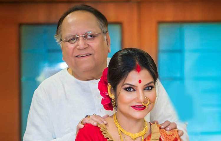 এত বছর ধরে ভালবাসা টিকিয়ে রাখতে পারার ম্যাজিকটা কী? দোলন বলছিলেন, ‘সততা। পরস্পরের প্রতি নির্ভরতা আর বিশ্বাস।’ তার কথায়, ‘এত বড় অভিনেতা হওয়া সত্তে¡ও কাজের ব্যাপারে দোলনের উপর কোনো দিন কিছুই চাপাননি দীপঙ্কর।’