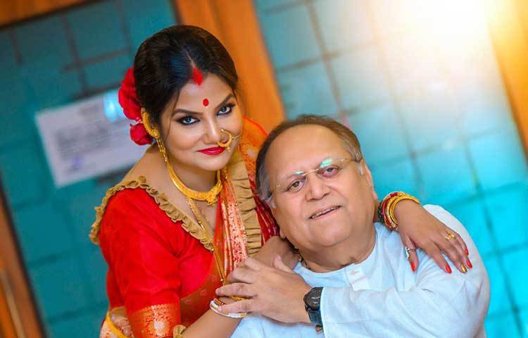 হাসপাতালে প্রায় চারদিন কাটিয়ে এক সপ্তাহ আগে বাড়ি ফিরেছেন তিনি। মানতে হচ্ছে নিয়ম। তবে আগের থেকে এখন অনেকটাই ভাল অভিনেতা।