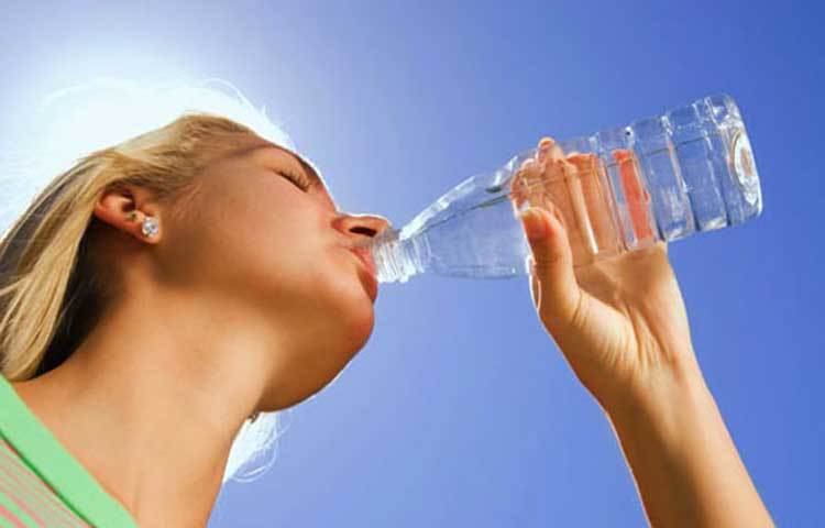 পিপাসা: দৈনিক দুই লিটার পানি পান করা শরীরের জন্য ভালো। এর চেয়ে বেশি পানি পান করলে বা অনিয়মিত পানি পান করলে জটিল সমস্যা হতে পারে। বারবার পানি পিপাসা হৃদ্রোগ বা কিডনিসংক্রান্ত জটিলতার কারণ হতে পারে। টাইপ ২ ডায়বেটিসের লক্ষণও হতে পারে। চিকিৎসকের সঙ্গে পরামর্শ করাটা জরুরি।