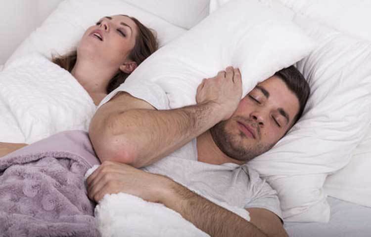 নাক ডাকা: হৃদ্রোগ, ক্লান্তি নাক ডাকার কারণ হতে পারে। শরীর যথেষ্ট অক্সিজেন না পেলেও এমনটা হতে পারে। ওজন কমালে নাক ডাকা কমতে পারে। সমস্যাটি নিয়ে চিকিৎসকের কাছে যাওয়া ভালো।