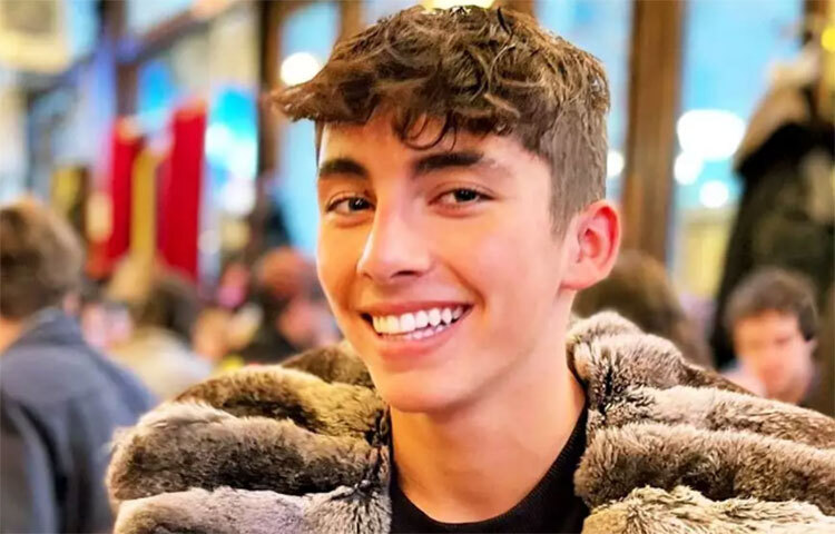 প্রতিমাসে উপার্জন ২০ হাজার ইউরো (বাংলাদেশি মুদ্রায় ১৯ লাখ ৩৫ হাজার ৭৩২ টাকা)। মাত্র ১৫ বছর বয়সে কোটিপতি হয়েছে আমেরিকার এই কিশোর। ছবি: সংগৃহীত