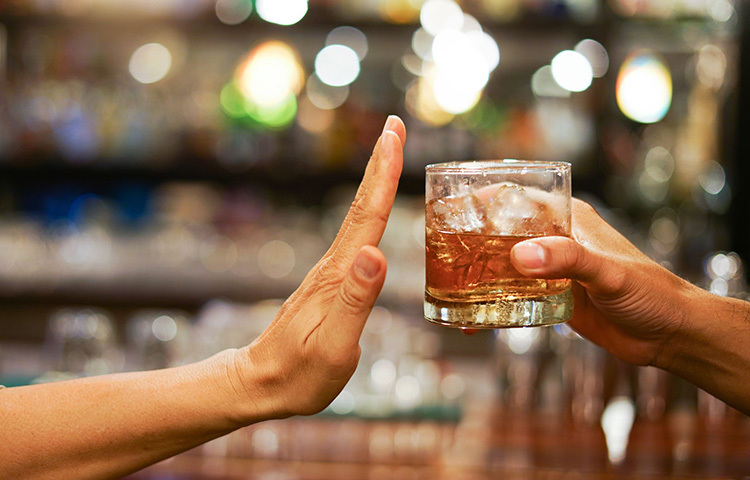 পাঞ্জাবে মোট জনসংখ্যার প্রায় ২৮.৫ শতাংশ মানুষ অ্যালকোহল গ্রহণ করে। এর মধ্যে প্রতিদিন ৬ শতাংশ মানুষ নিয়মিত অ্যালকোহল পান করেন। ছবি: প্রতীকী