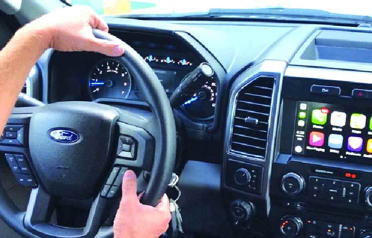 চালকের থেকে আশপাশের সিটের দূরত্ব খুবই কম থাকে তাই গাড়িতে ওঠা যাত্রীদের থেকে চালক দূরত্ব বজায় রাখুন।