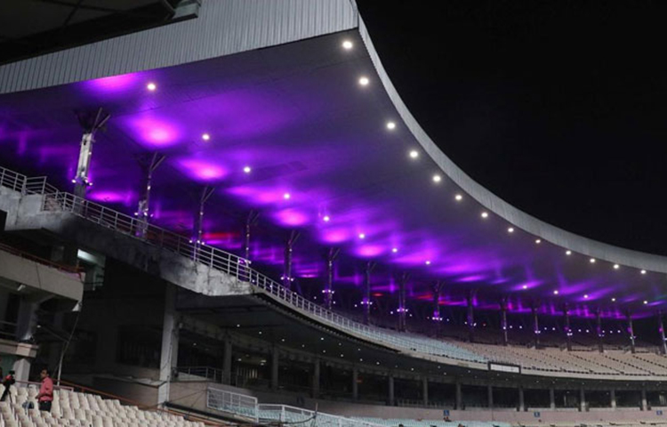 প্রথমদিন শেষে হবে সংবর্ধনা অনুষ্ঠান। ২০০০ সালে বাংলাদেশের অভিষেক টেস্টে বঙ্গবন্ধু স্টেডিয়ামে বাংলাদেশ এবং ভারতের হয়ে খেলা ক্রিকেটারদের সংবর্ধনা দেওয়া হবে। সংবর্ধিত হবেন বাংলাদেশর প্রধানমন্ত্রীও। সংবর্ধনা শুরুর আগে সংগীতানুষ্ঠান হবে। সেখানে গান পরিবেশন করবেন রুনা লায়লা। তিনি দুটি বাংলা এবং একটি হিন্দি গান পরিবেশন করবেন বলে জানা গিয়েছে। এছাড়া সুরকার জিত গাঙ্গুলিও থাকবেন দর্শকদের মনোরঞ্জনের জন্য।