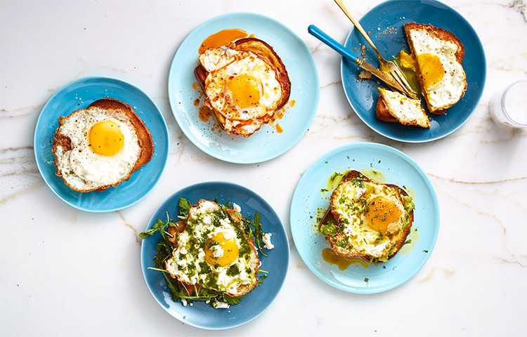 যদি কারোর কোলেস্টরল লেভেল খুব কম হয় তাহলে ডায়েট ও লাইফস্টাইলে দ্রুত পরিবর্তন আনতে হবে। আর নয়তো এক্সপার্টদের সঙ্গে কথা বলে জানতে হবে কীভাবে সেখানে পরিবর্তন করা যায়। এই তথ্য অবশ্য নিউট্রিশানিস্টের ব্যক্তিগত। ছবি: সংগৃহীত